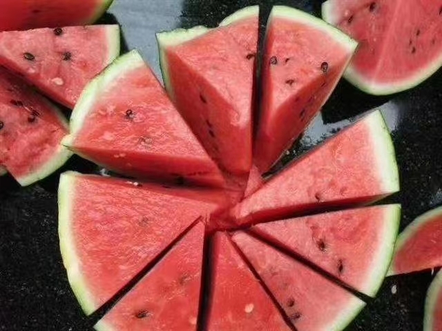 商丘甜王西瓜  甜王，精品甜王，甜度高，个头大，水分充足，