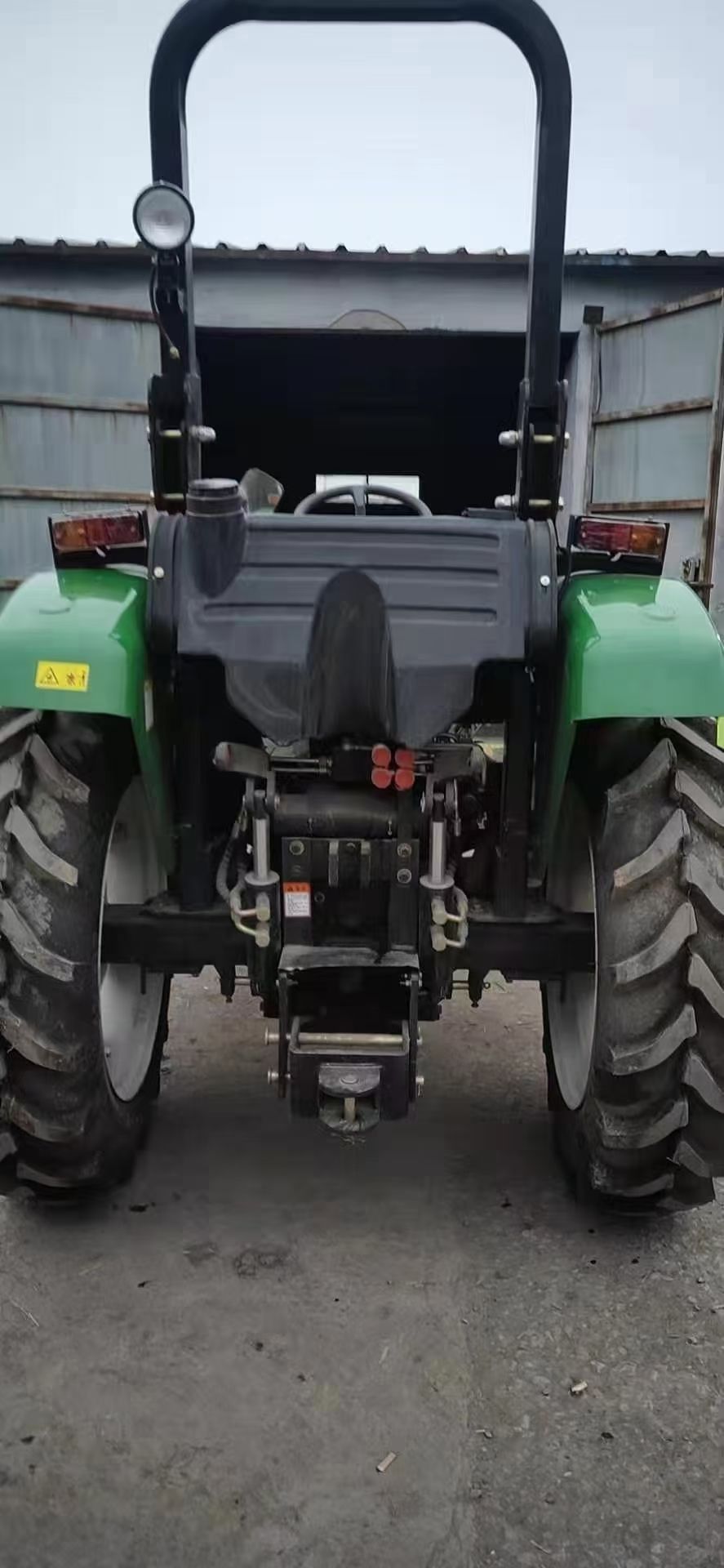 轮式拖拉机 雷木804