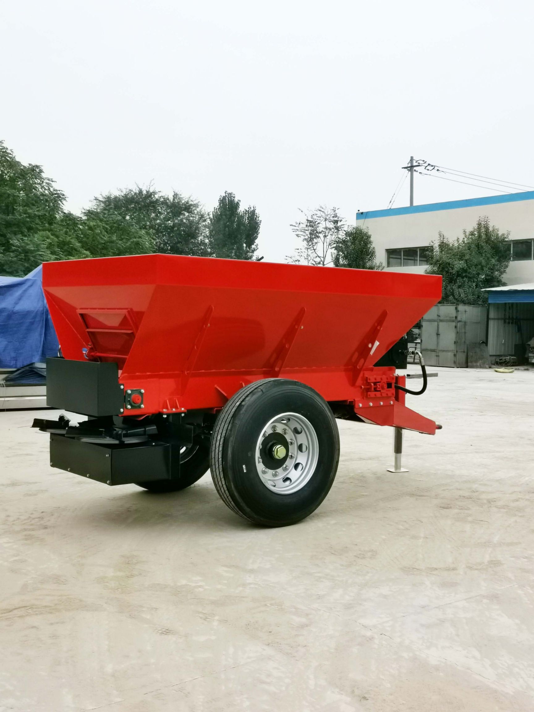 施肥机 拖拉机有机肥撒肥机农家肥抛撒机