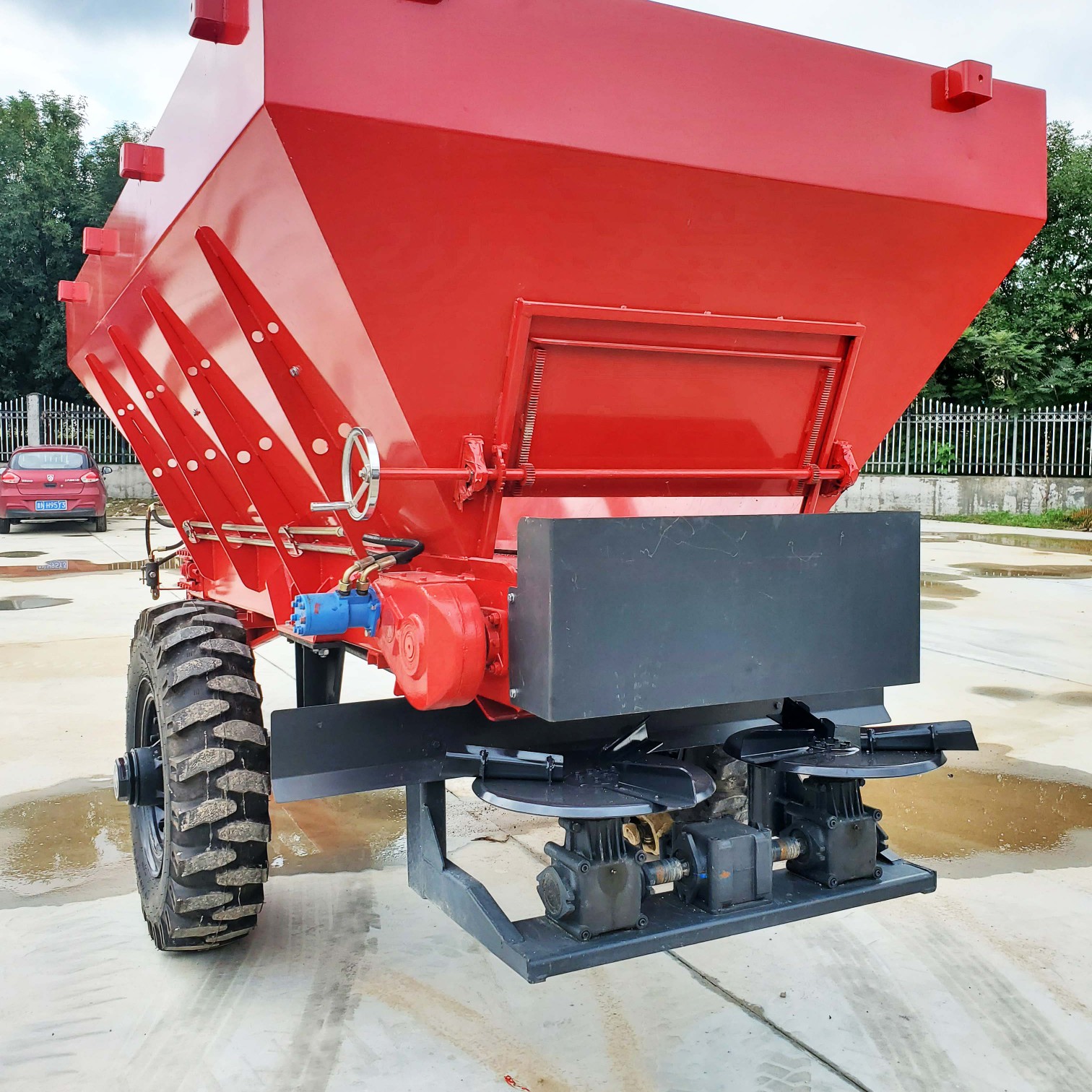 施肥机 拖拉机有机肥撒肥机农家肥抛撒机