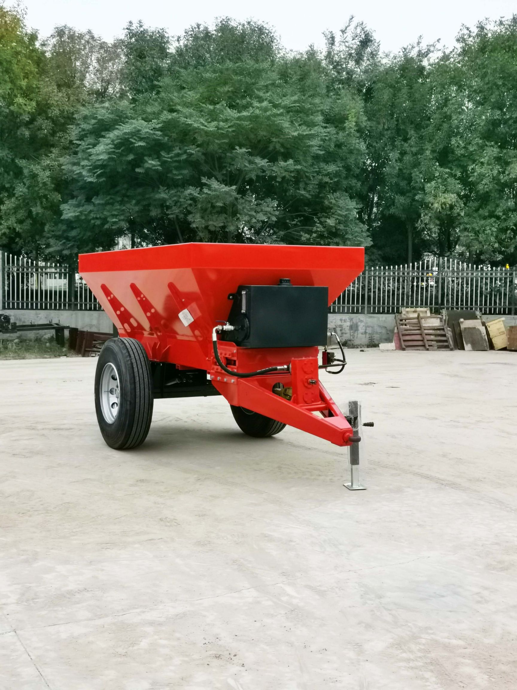 施肥机 拖拉机有机肥撒肥机农家肥抛撒机