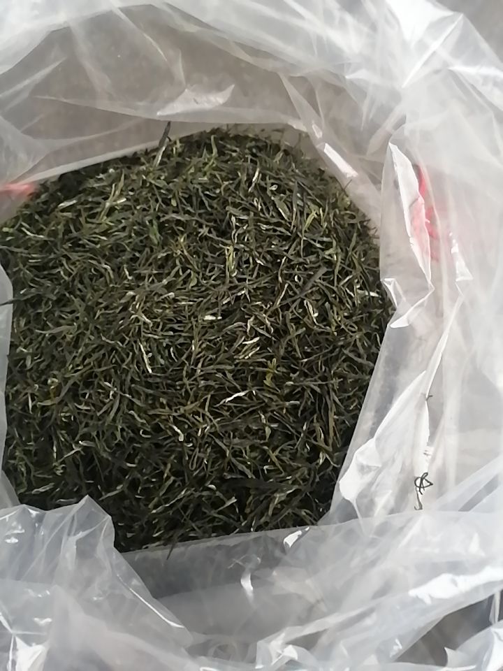 信阳毛尖：绿色仙境中的翡翠明珠