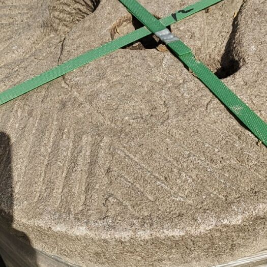 嘉祥县磨盘，可铺路，可刻字。