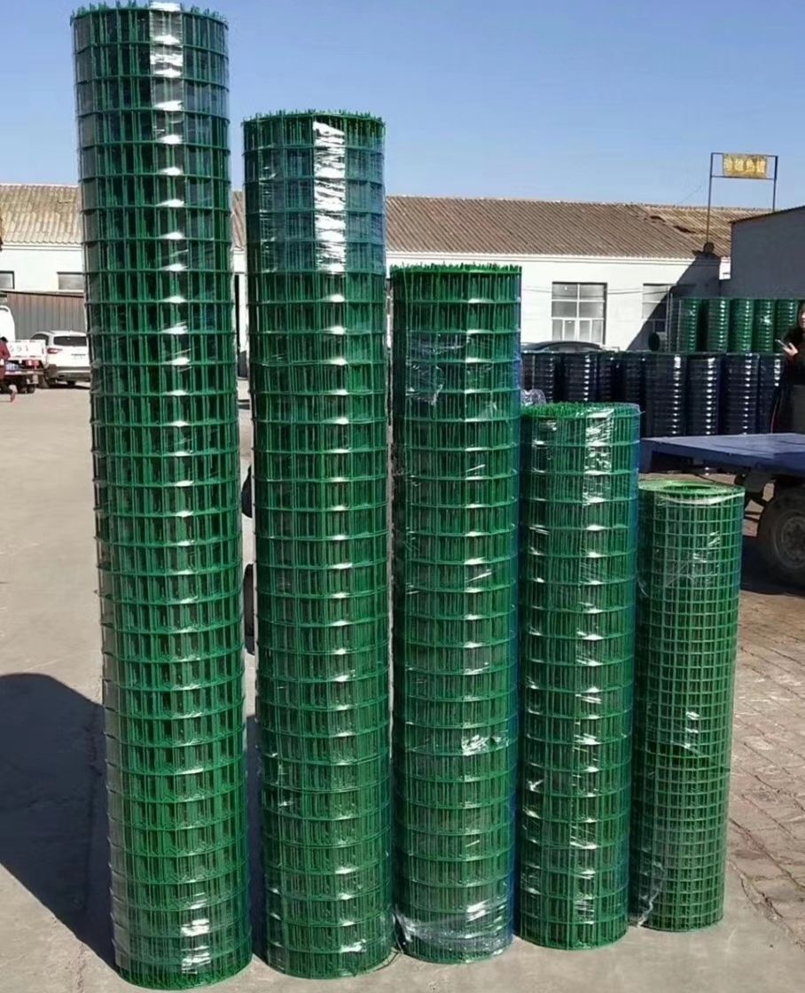 荷兰网30米养殖圈地铁丝网60元一卷，家用鸡鸭鹅