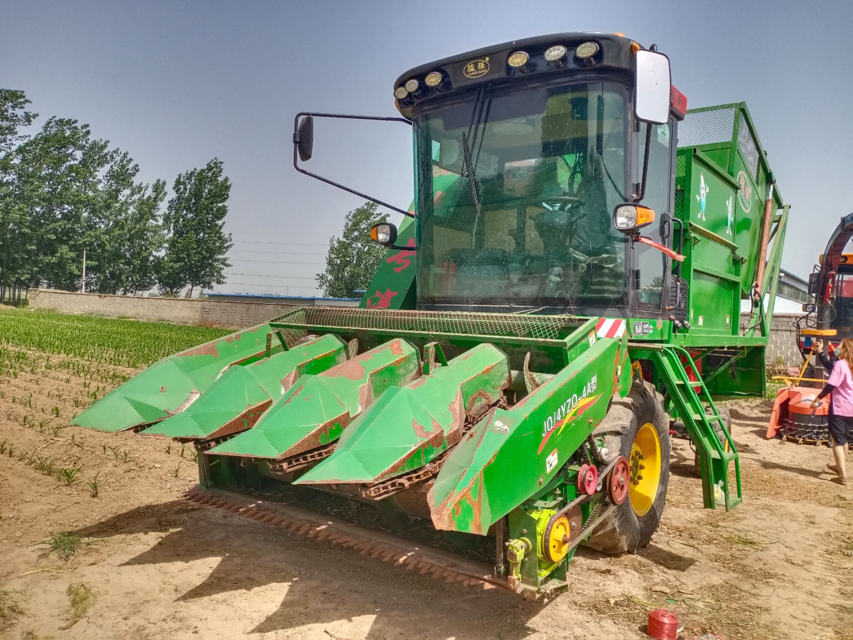  茎穗兼收玉米机收割机，现货多多，欢迎选购