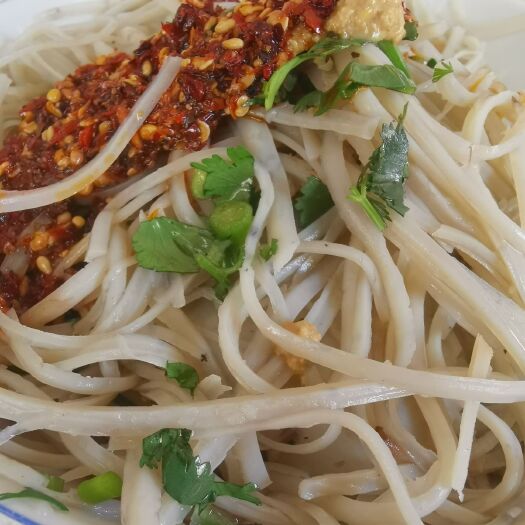 昭通云南昭通特产凉粉原料小豌豆金豌豆淀粉2斤包邮