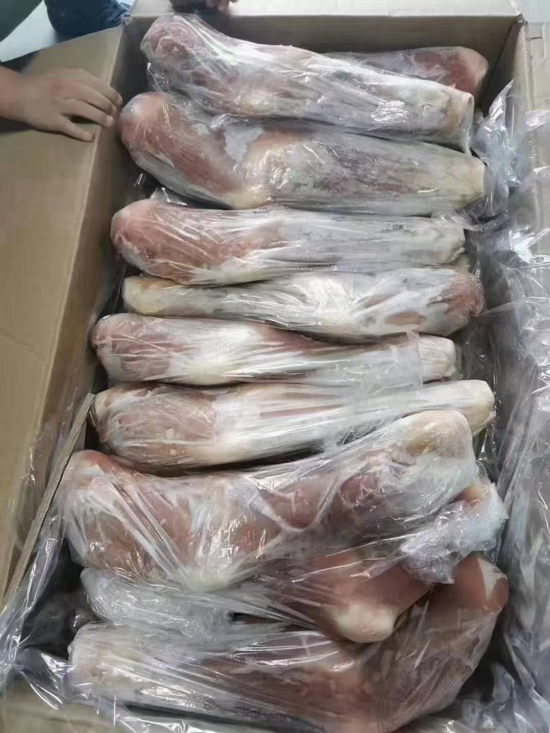 牛蹄  乳牛腿，适合自助，烧烤，喜宴，一条在3斤左右，价格实惠，