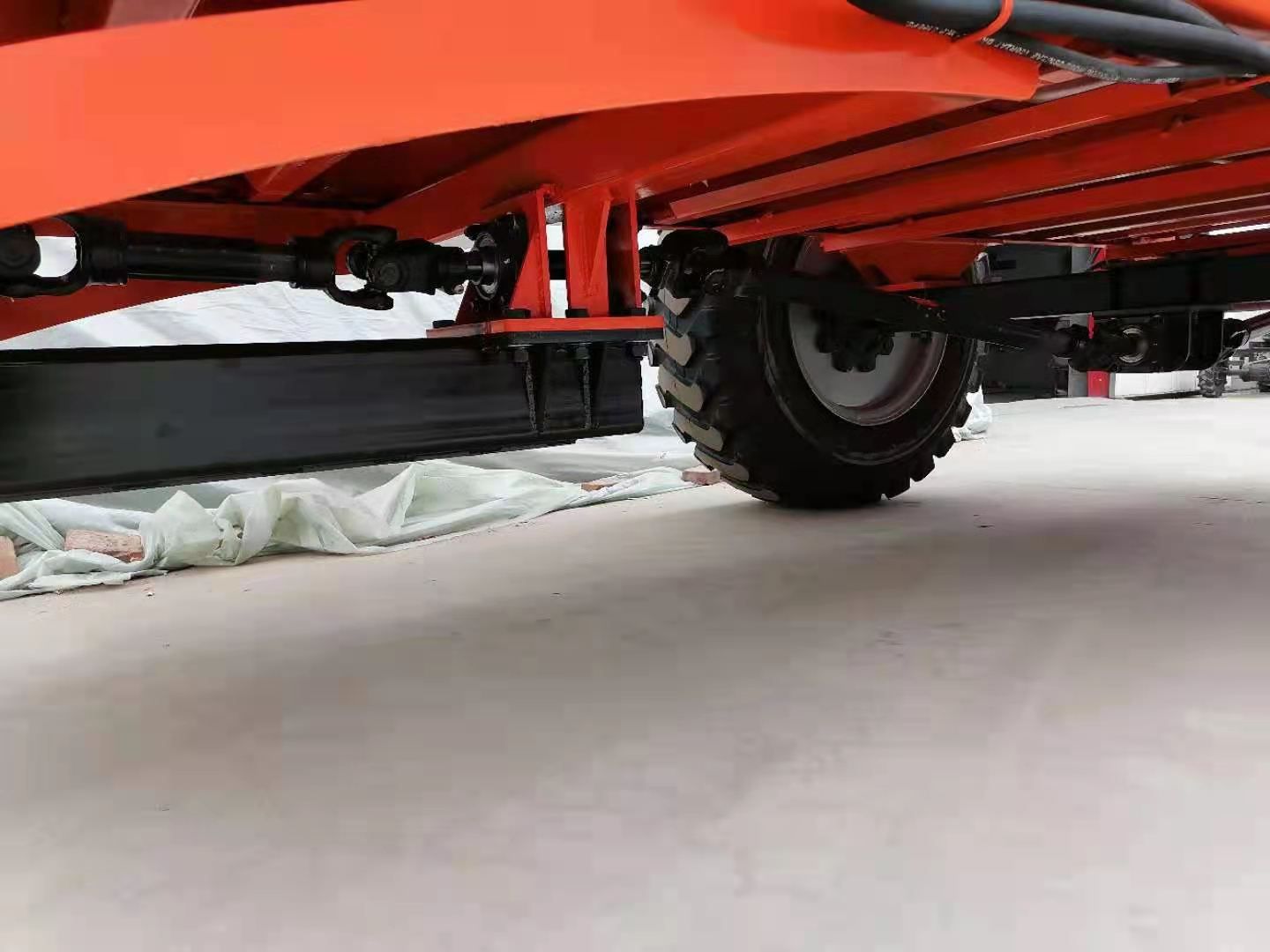 斗车 双圆盘撒肥车参数配置：1、⚠️减速机2、自带液压油