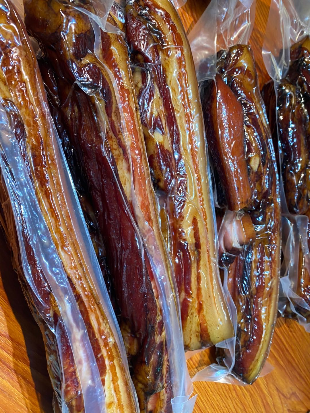 腌肉  烟熏肉