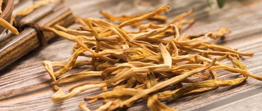 银川宁夏黄花菜具有花条肥大、油分充足、色泽亮黄鲜嫩的特点，干菜长