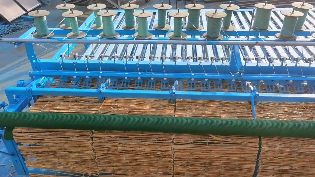 种子编织机  自动锁边草帘机 芦苇苇帘机 金蝉树枝编织机 草栅编织机