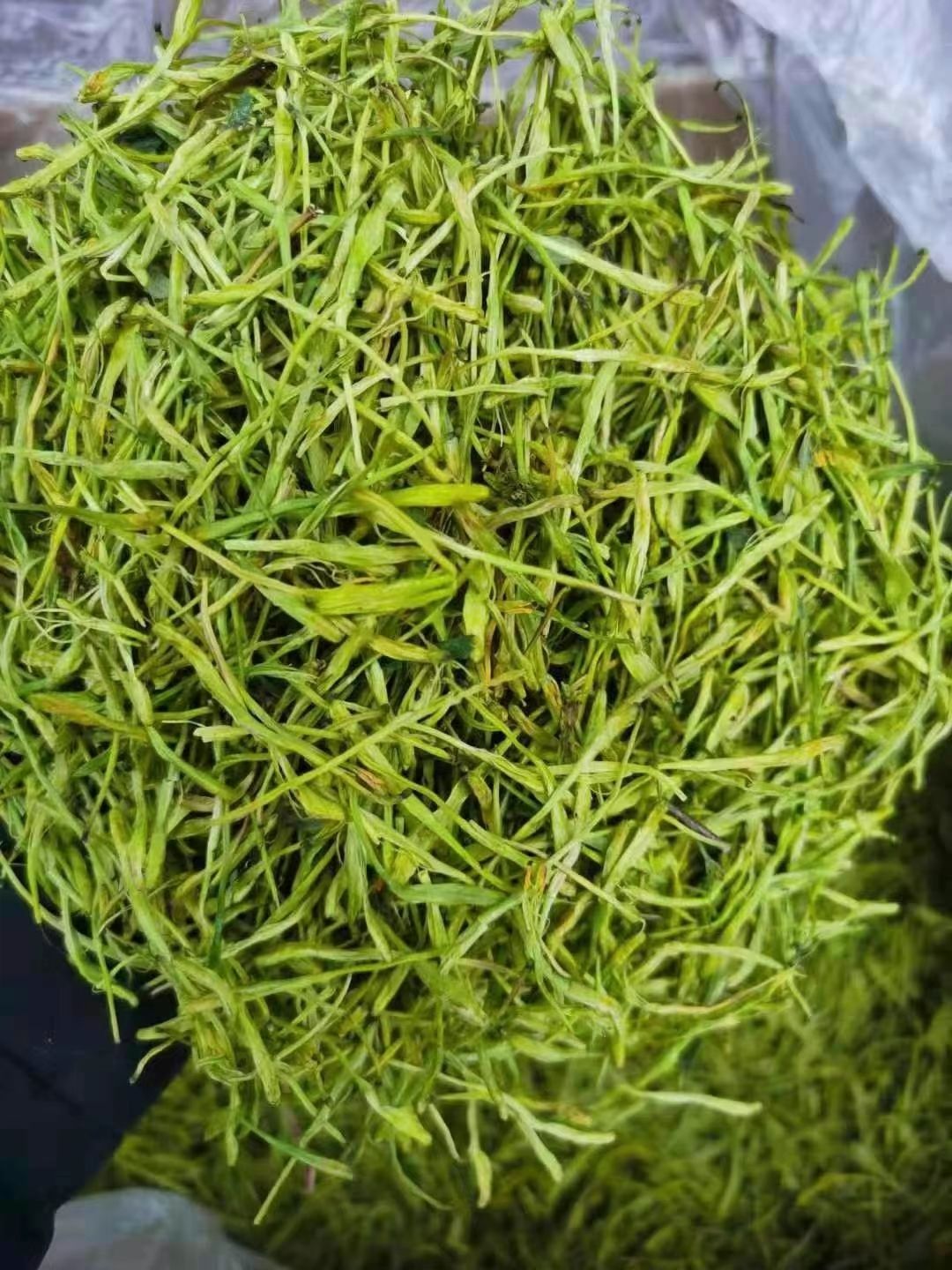 金银花  （年）湖南产地直供，山银花，青茶，小米花，五彩花，药厂投料用