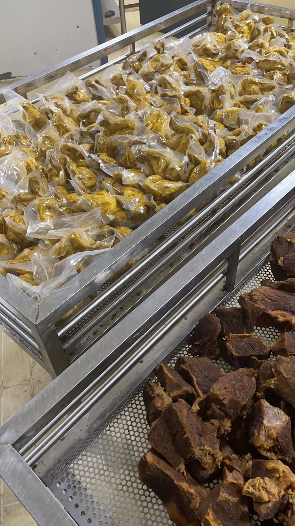 厂家现货手撕盐焗鸡， 广东特产手撕盐焗鸡 600克，餐饮专用