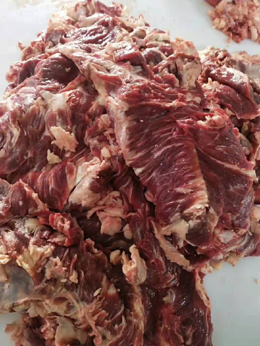 厂家直销纯干牛碎肉，一手货源，欢迎选购。
