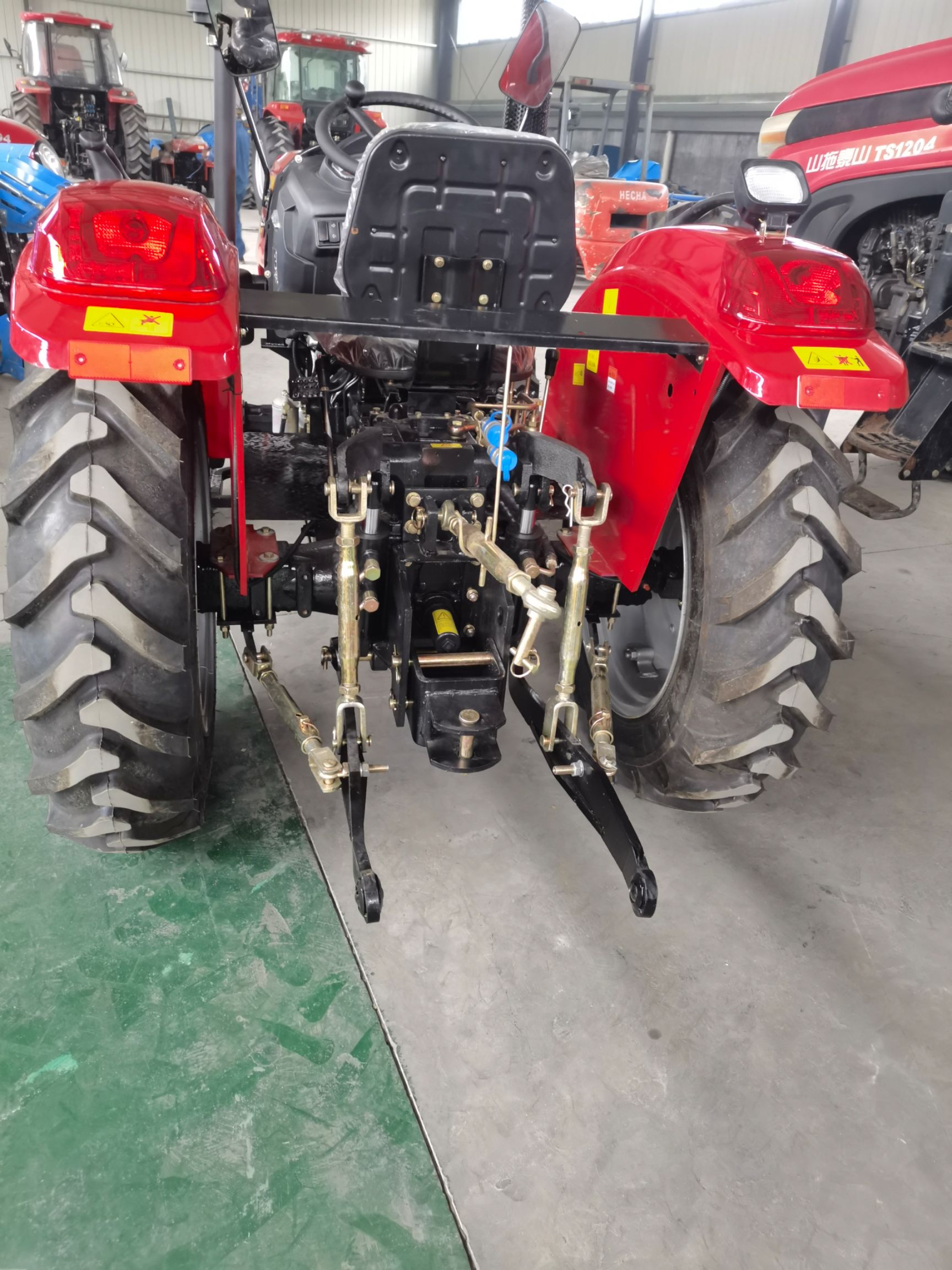 轮式拖拉机  丰利504