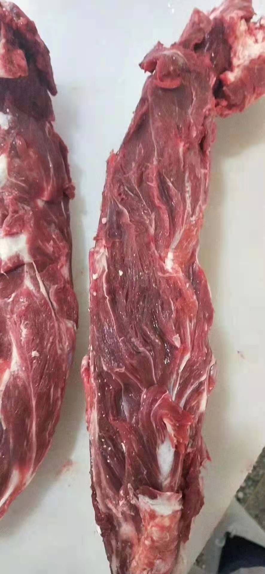 牛骨 厂家直销国产牛脖骨切块，一手货源，欢迎选购。