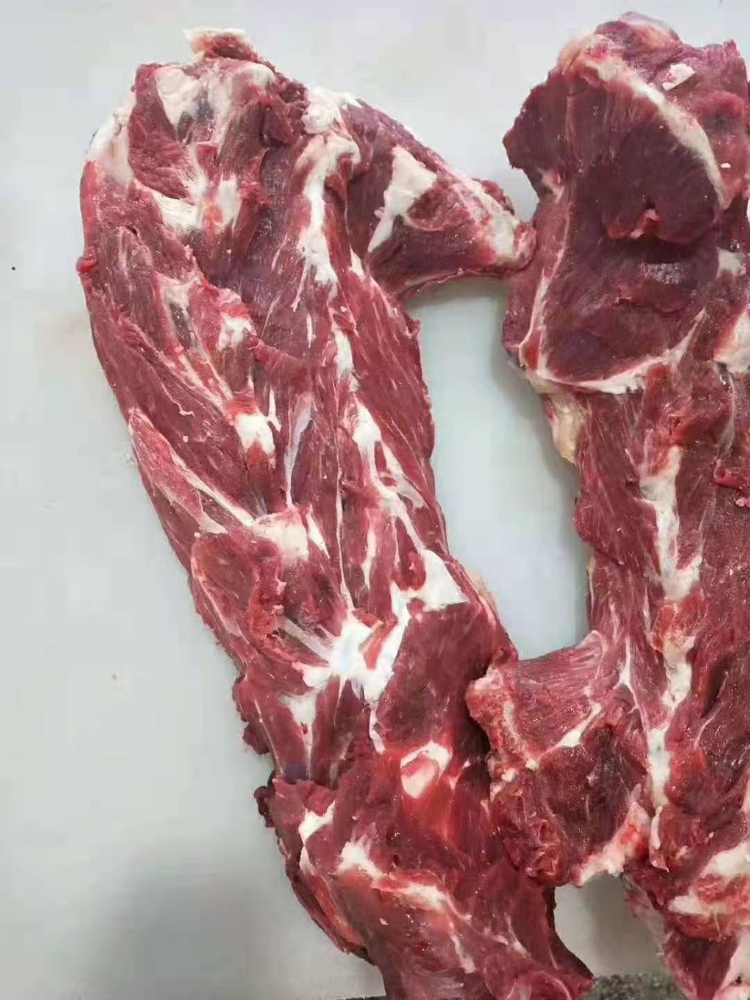 牛骨 厂家直销国产牛脖骨切块，一手货源，欢迎选购。