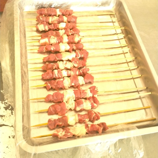 天津新鲜的羊肉串纯手工制作