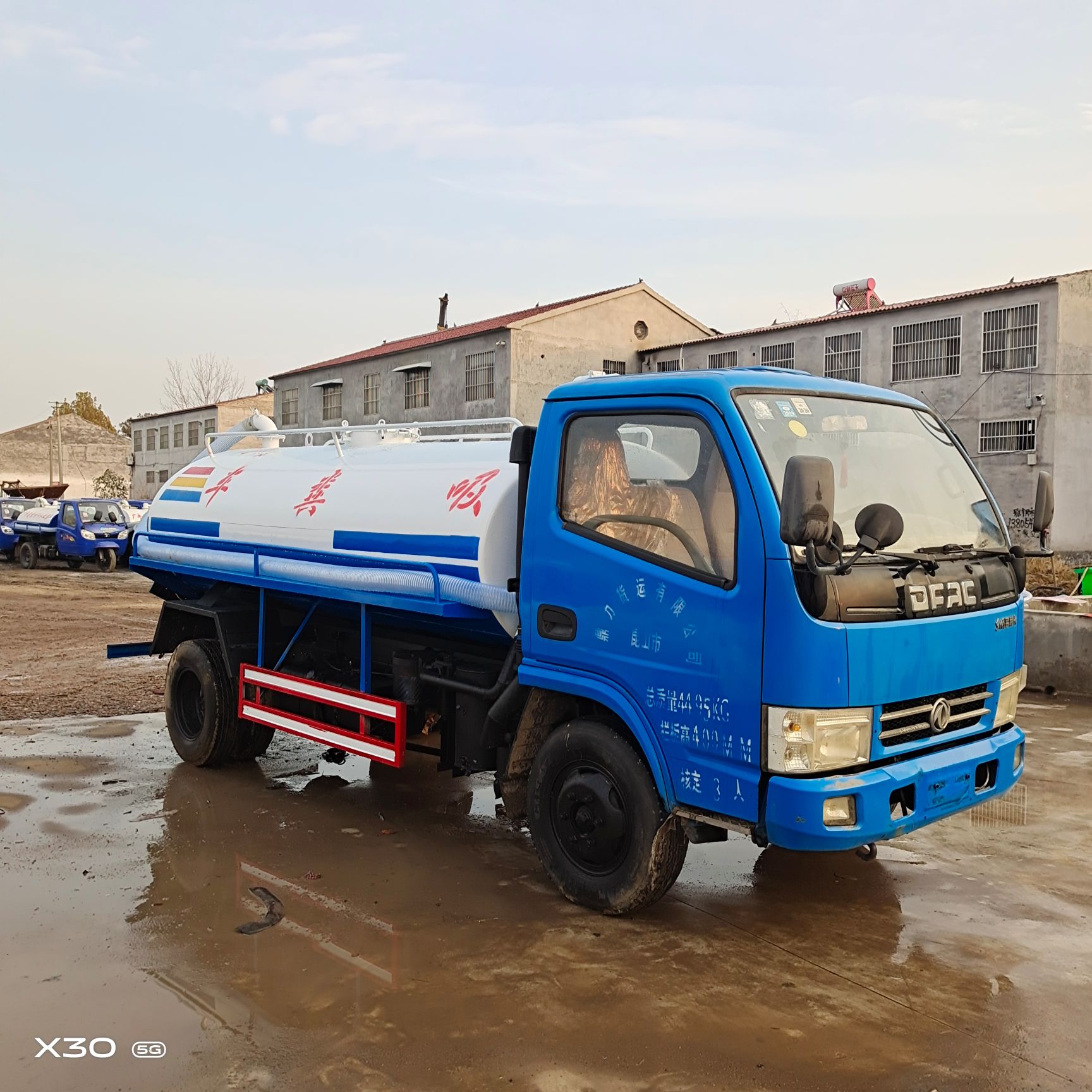  三轮吸粪车，二手5立方吸粪车