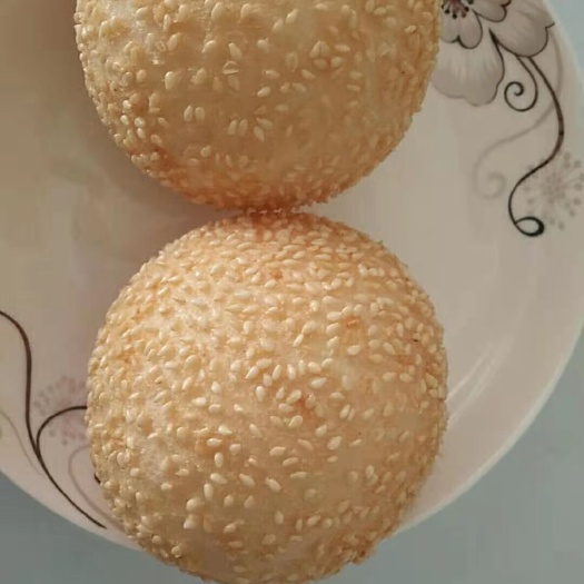 中牟县芝麻饼  速冻大芝麻球：大芝麻球色泽金黄，口感酥脆