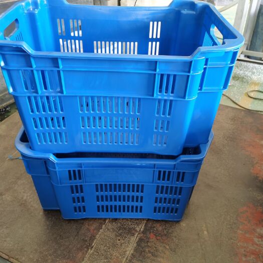 辛集市塑料筐  金泽塑筐厂家直销。黄瓜周转筐，错位筐，全新原料，加厚型。