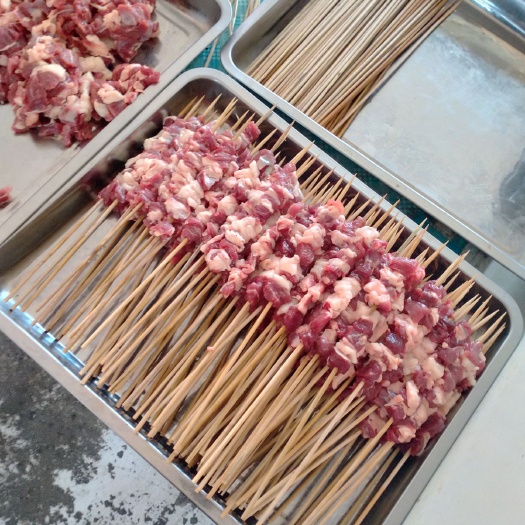 天津纯手工制作羊肉串！