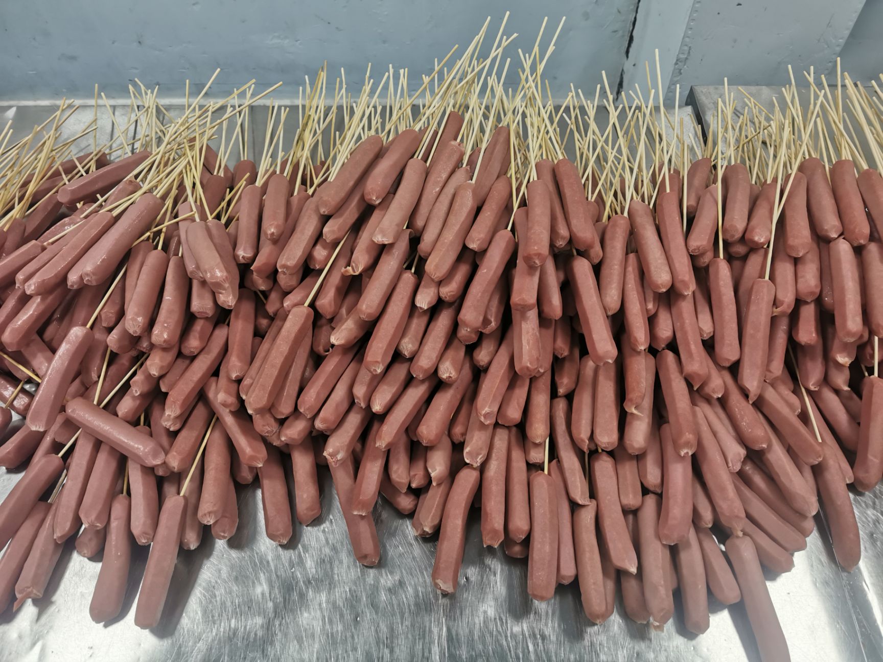  热狗肠串一箱500串 50包