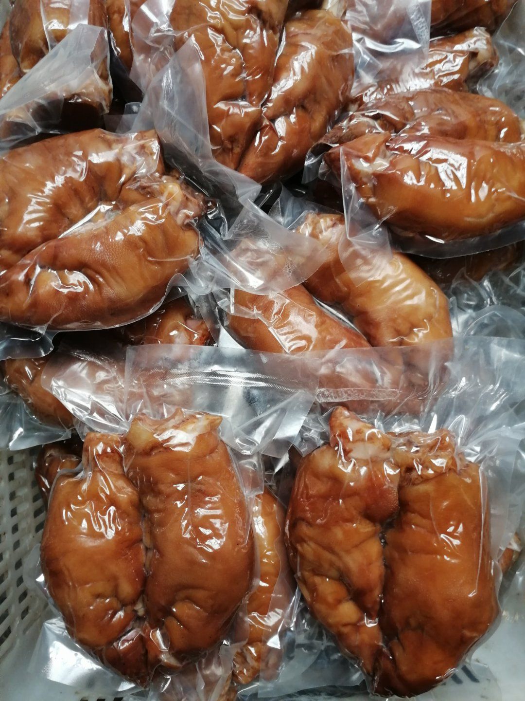  熟卤猪蹄