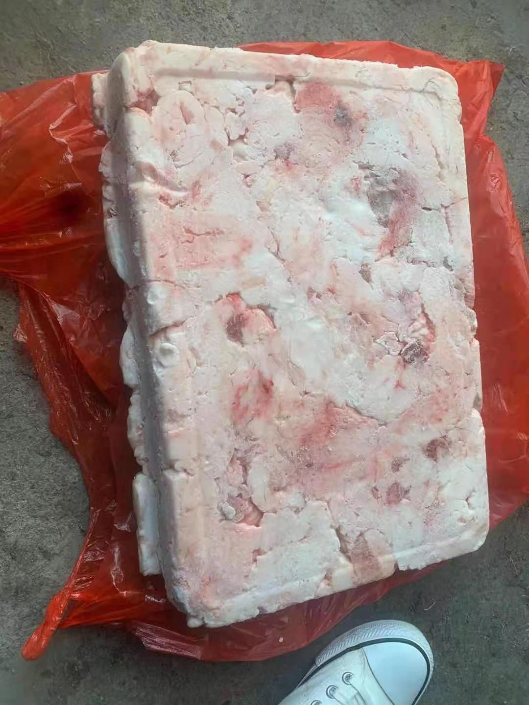 猪肥膘 肥猪肚腩膘，现货3吨左右，单间重量不标准，新开全国检疫，山东