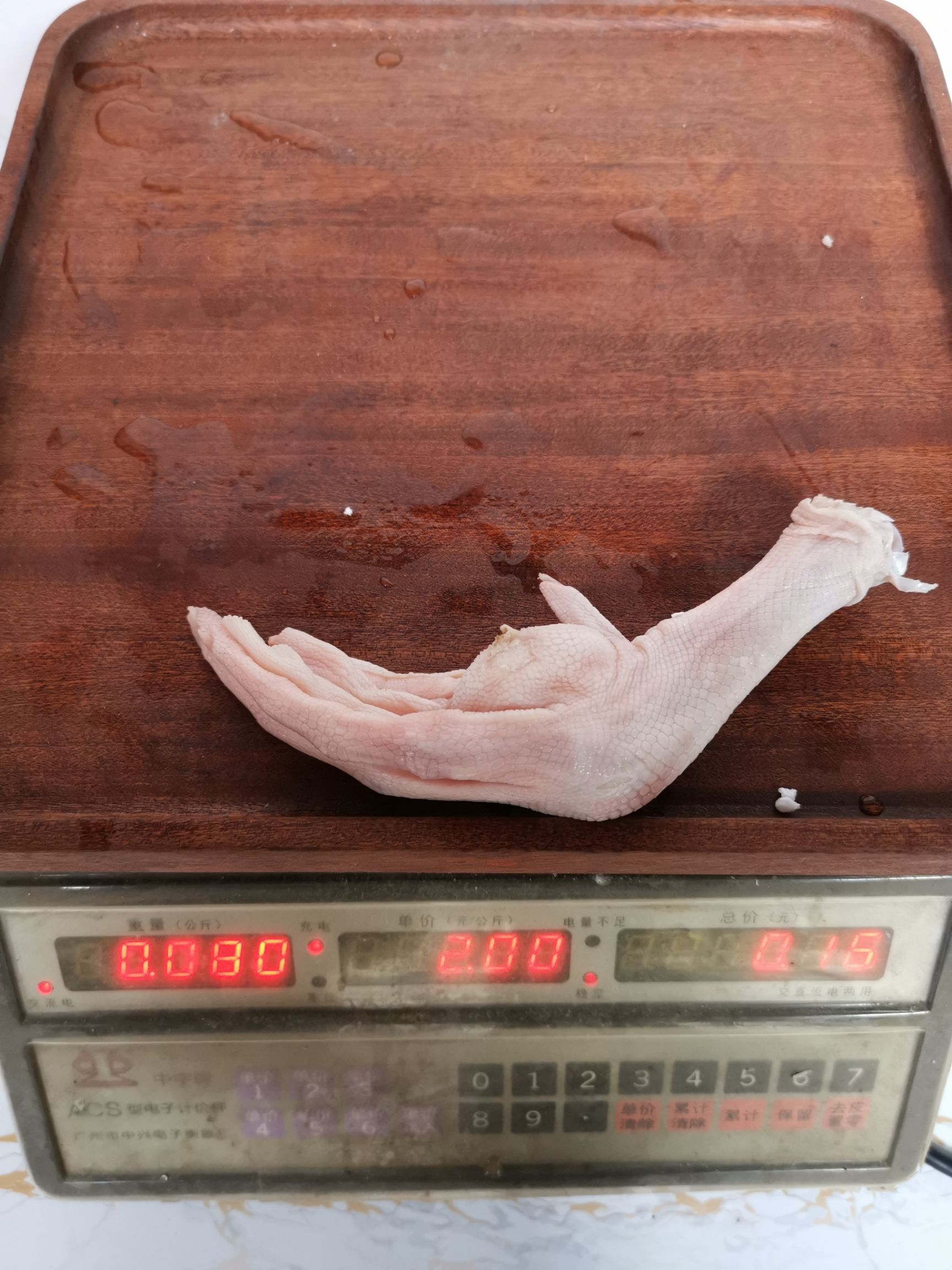 鹅掌  一斤6到7个鹅脚30斤一箱鲍汁扣掌卤水专用