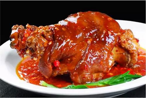 卤猪肘，全熟直接食用肘子