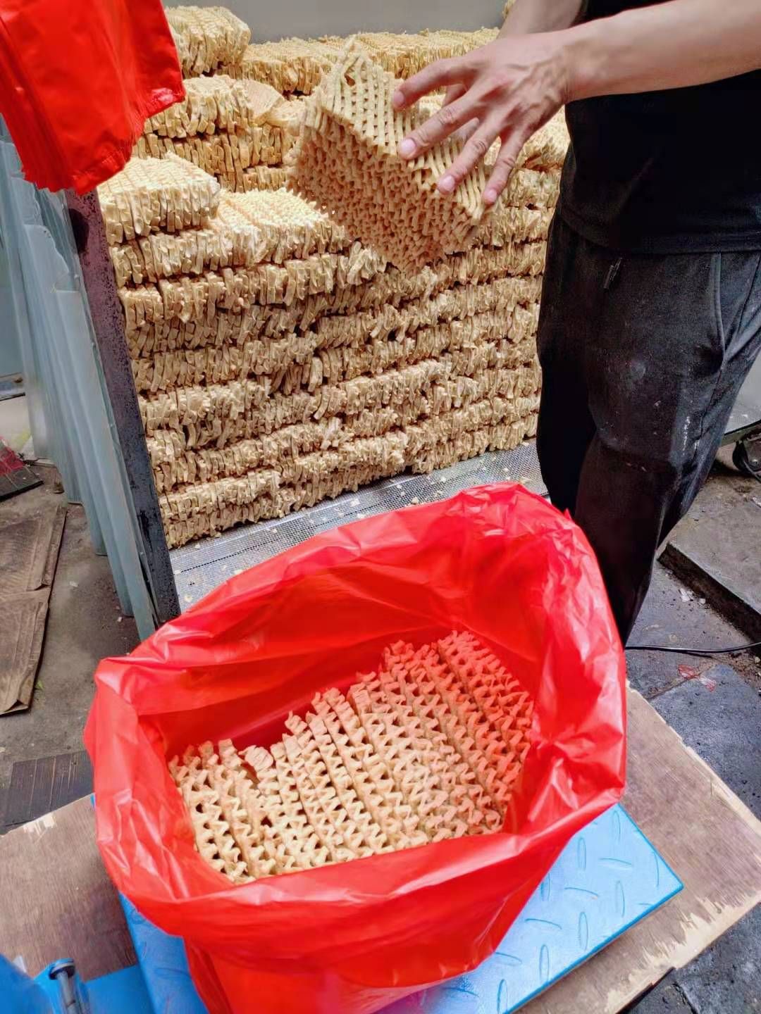 邳州特色兰花干，自家生产，大量上市中