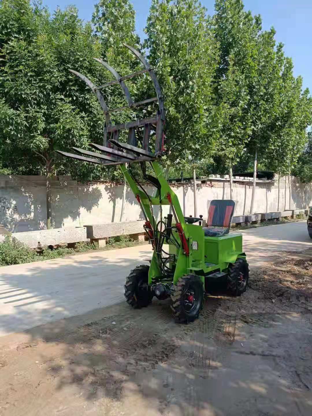 装载机  18马力柴油机铲车小型上料车四驱铲车