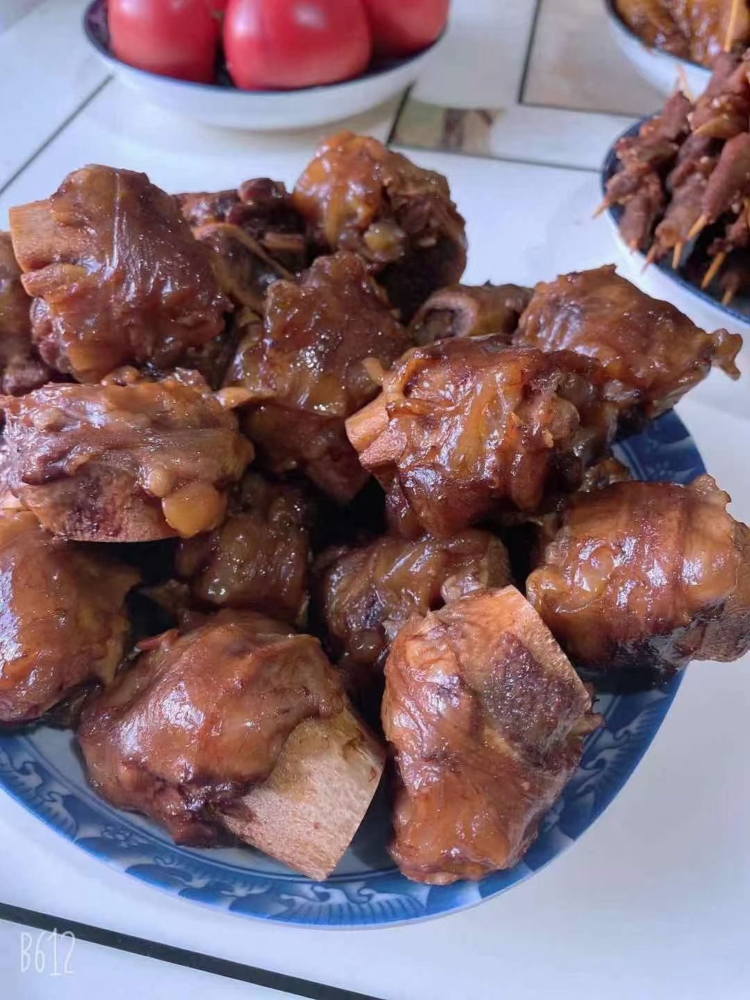 羊骨  羔羊前拐筋      有筋有骨髓