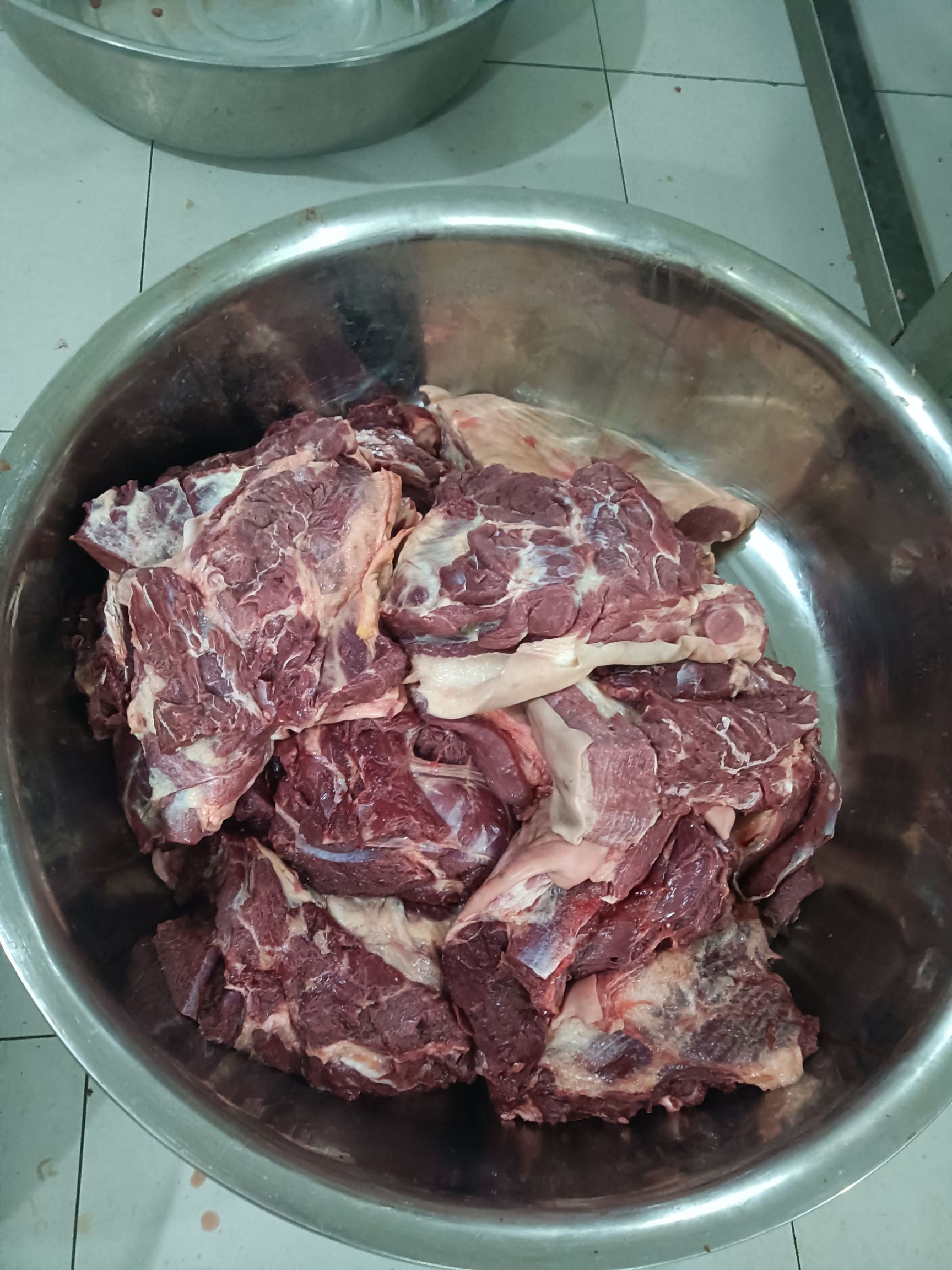 带皮鲜马肉，通货，现宰，粗修去油，量大从优！发全国！