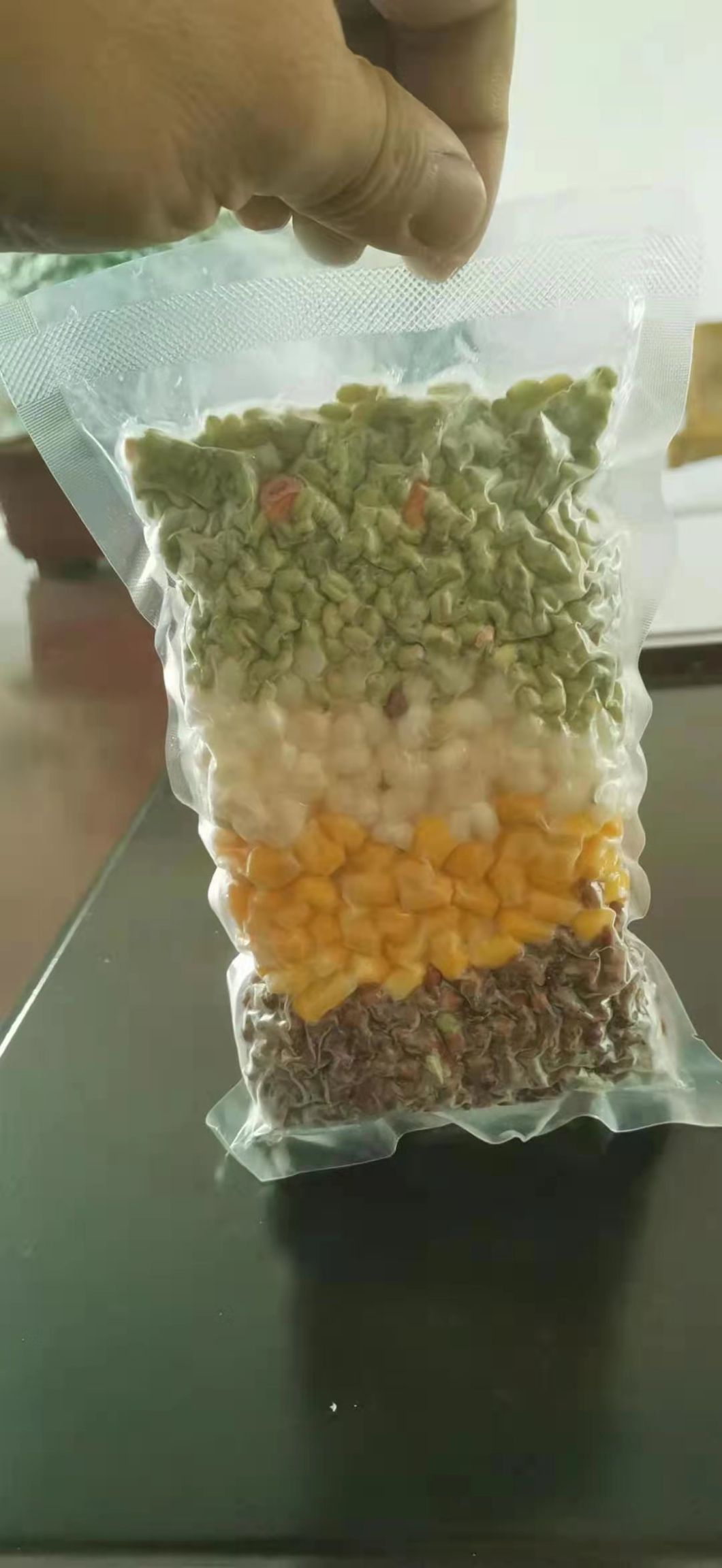 多彩粗粮，含新鲜青麦仁，黑麦仁，水果玉米，粘玉米！