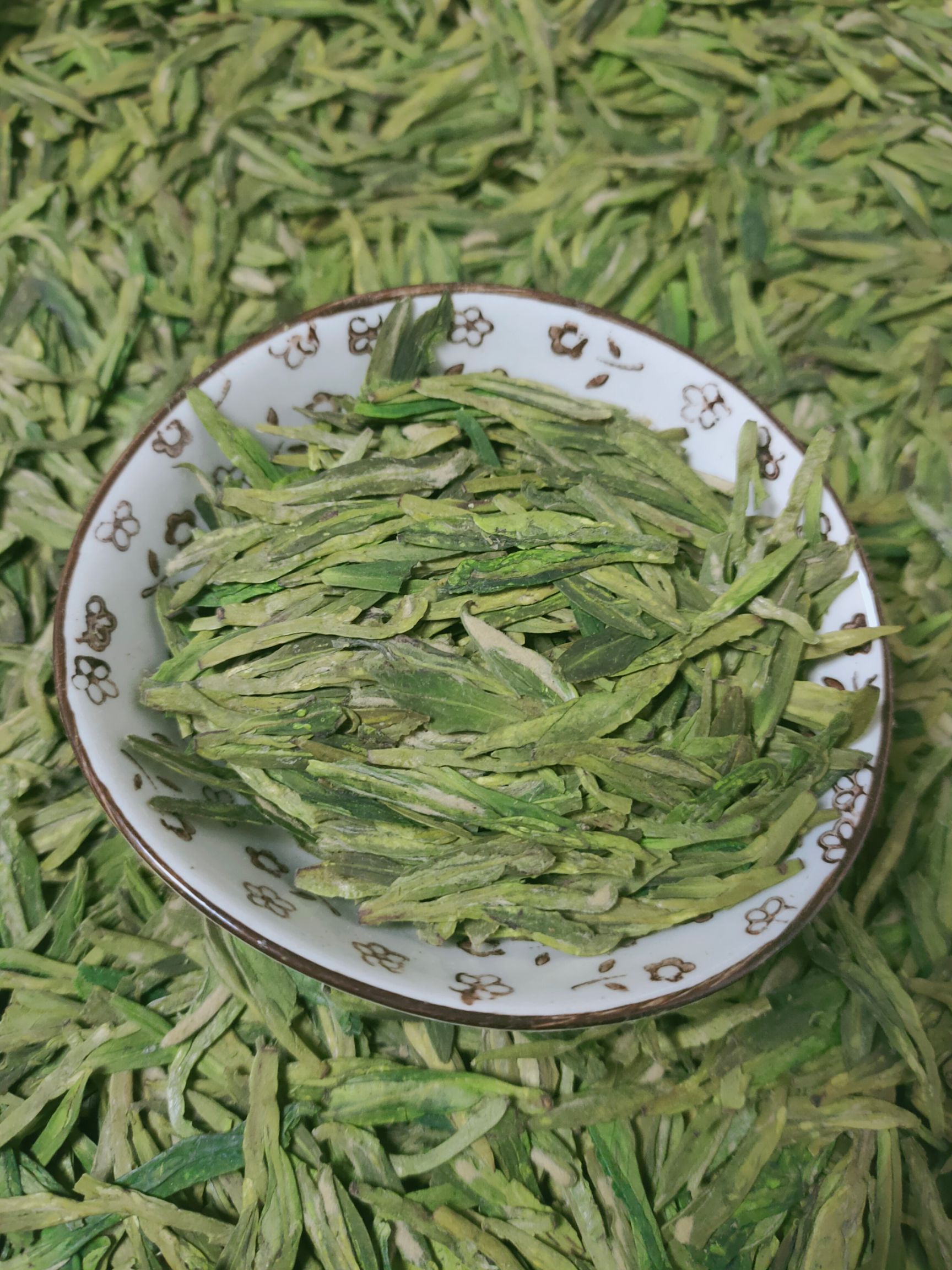 群体种龙井茶  ，自产自销，钱塘龙井，产地杭州富阳区，