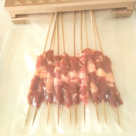 天津速冻的真空包装的腌制的羊肉串！