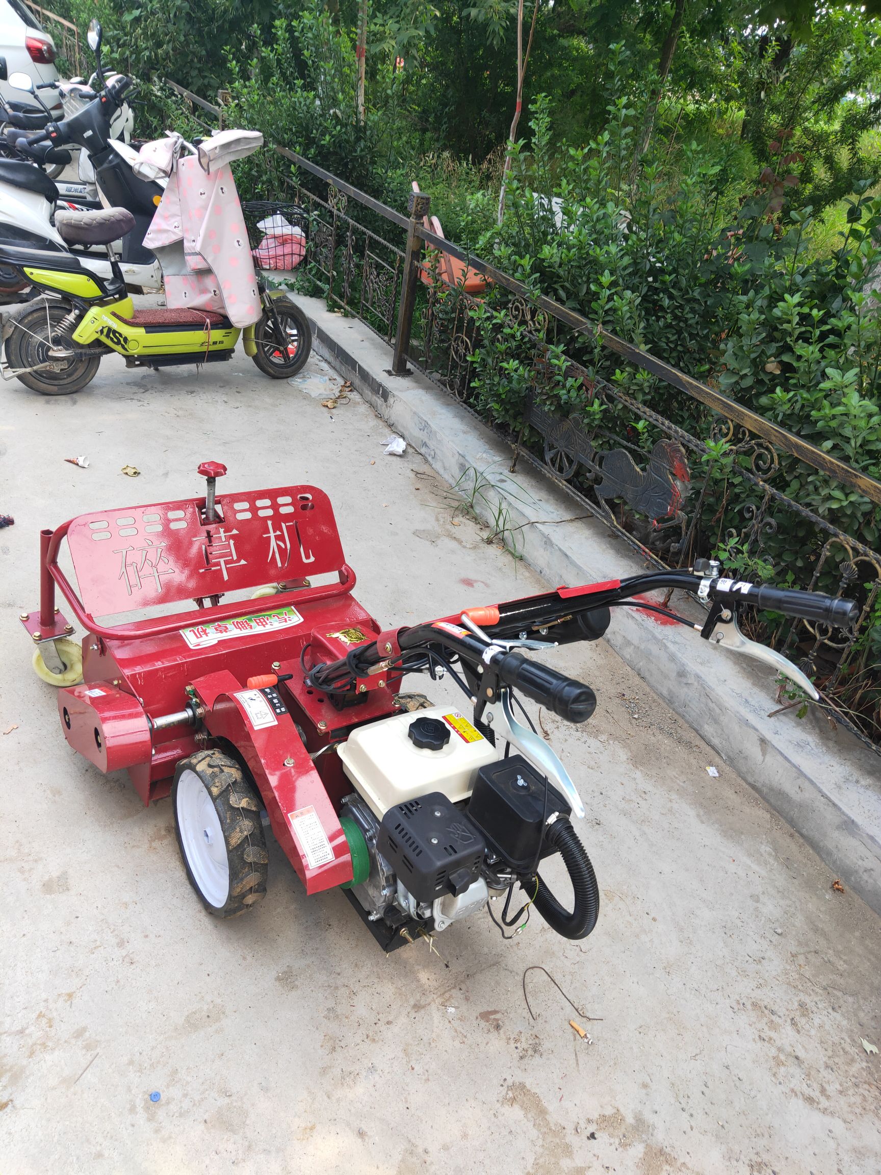 手推果园开荒碎草还田机