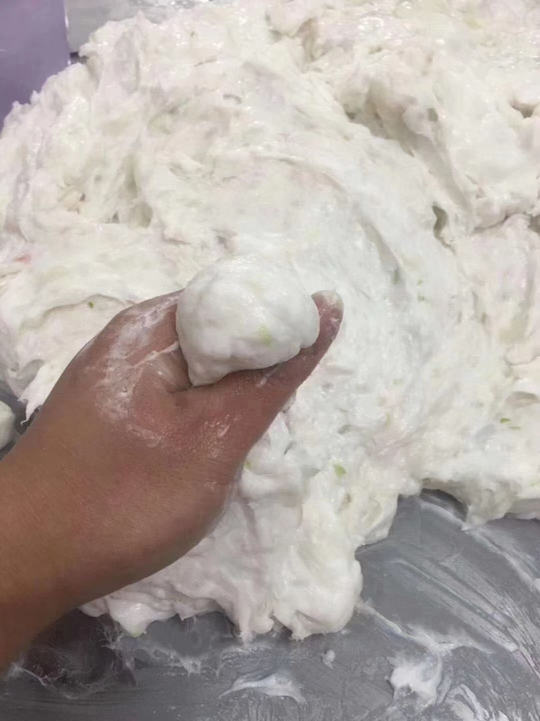  正宗潮汕鳗鱼丸，马鲛鱼丸自家渔船出海后冰鲜鳗鱼，马鲛鱼制作