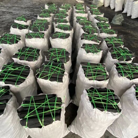 瑞丽市木炭  之前买到炭的，还嫌贵的，你们现在偷着乐吧，现在从国外进点炭已