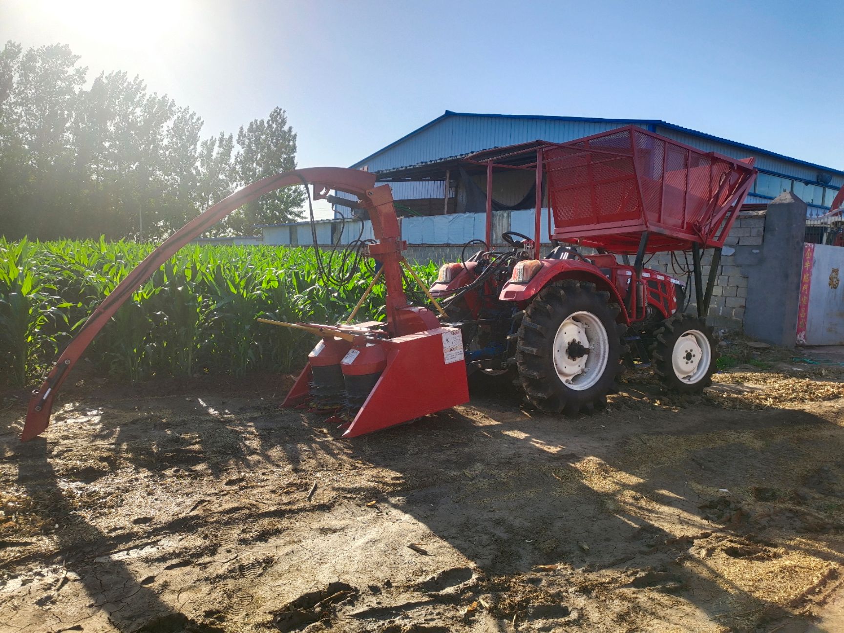 青贮机  青储机拖拉机青储机履带青储机自走走式青储饲料收获机按需定制