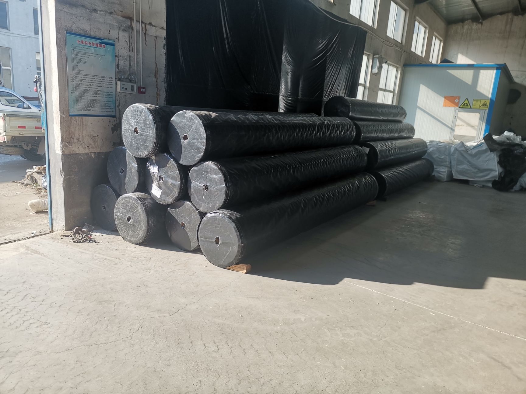 棚膜 黑白编织膜养殖棚转用老化5至8年