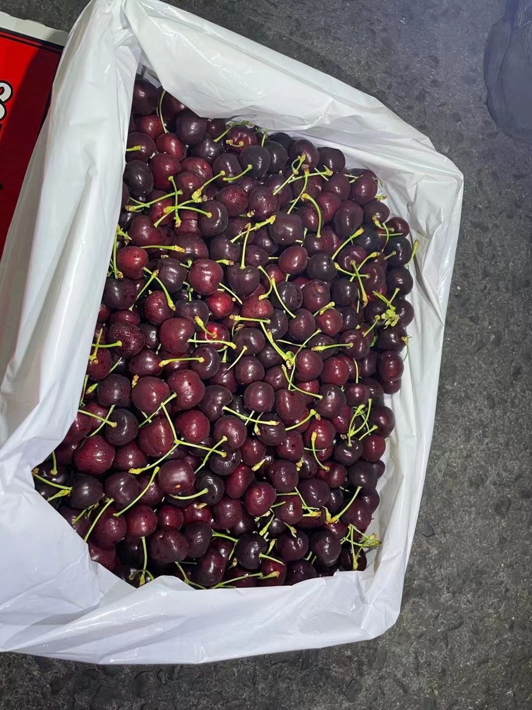 黑珍珠樱桃  美国车厘子，有需要的抓紧联系我们，价格便宜