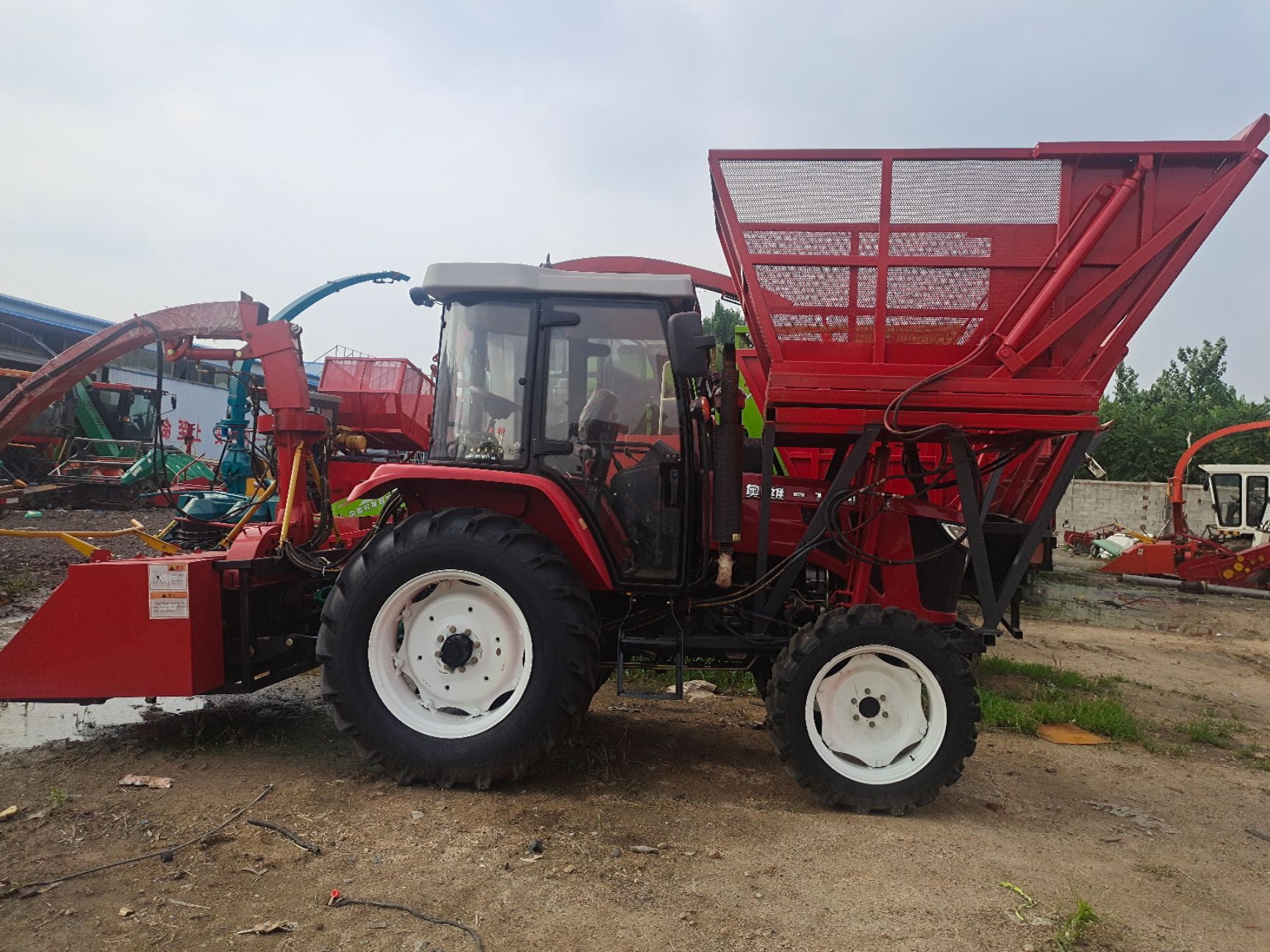 青贮机  青储机拖拉机青储机履带青储机自走走式青储饲料收获机按需定制