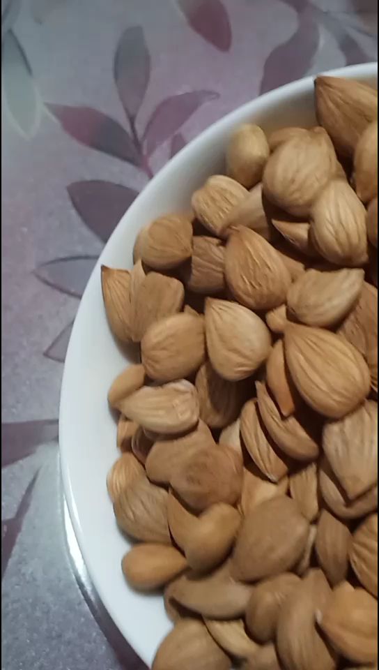 休闲零食  熟杏仁制作，香酥可口 ，百吃不厌，是休闲 居家不可少的小零食