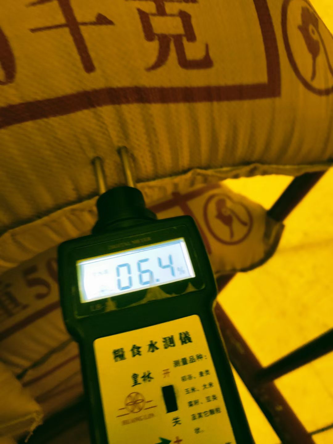 大量供应云南罗平油菜籽，出油35，芥酸30，油色纯正。