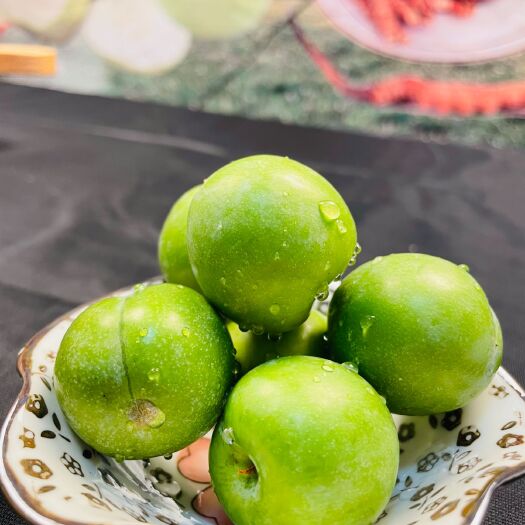茂县脱骨李 青红脆李，阿坝州茂县货，供应量在50万斤左右诚邀各地老板合作