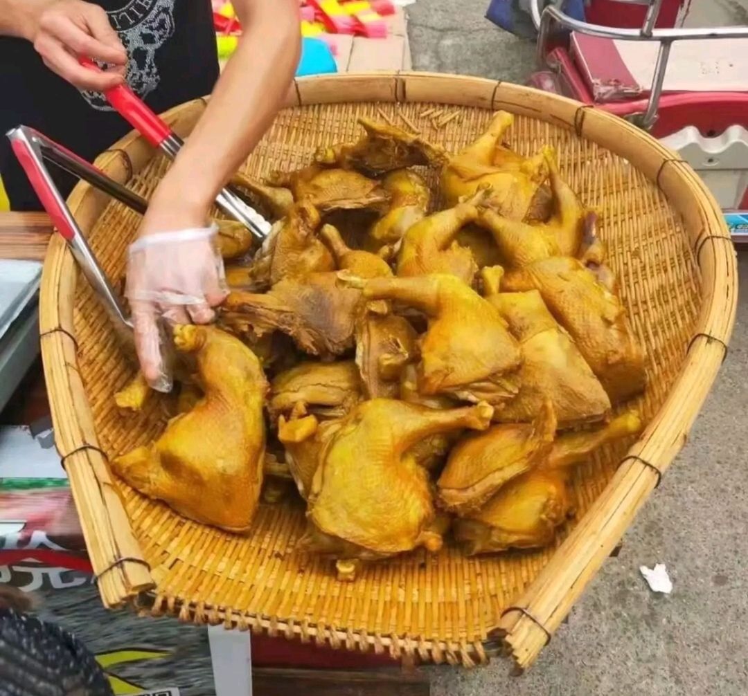 全熟盐焗鸡腿、价格美丽、厂家直销、可供展地摊、菜市、酒店餐饮