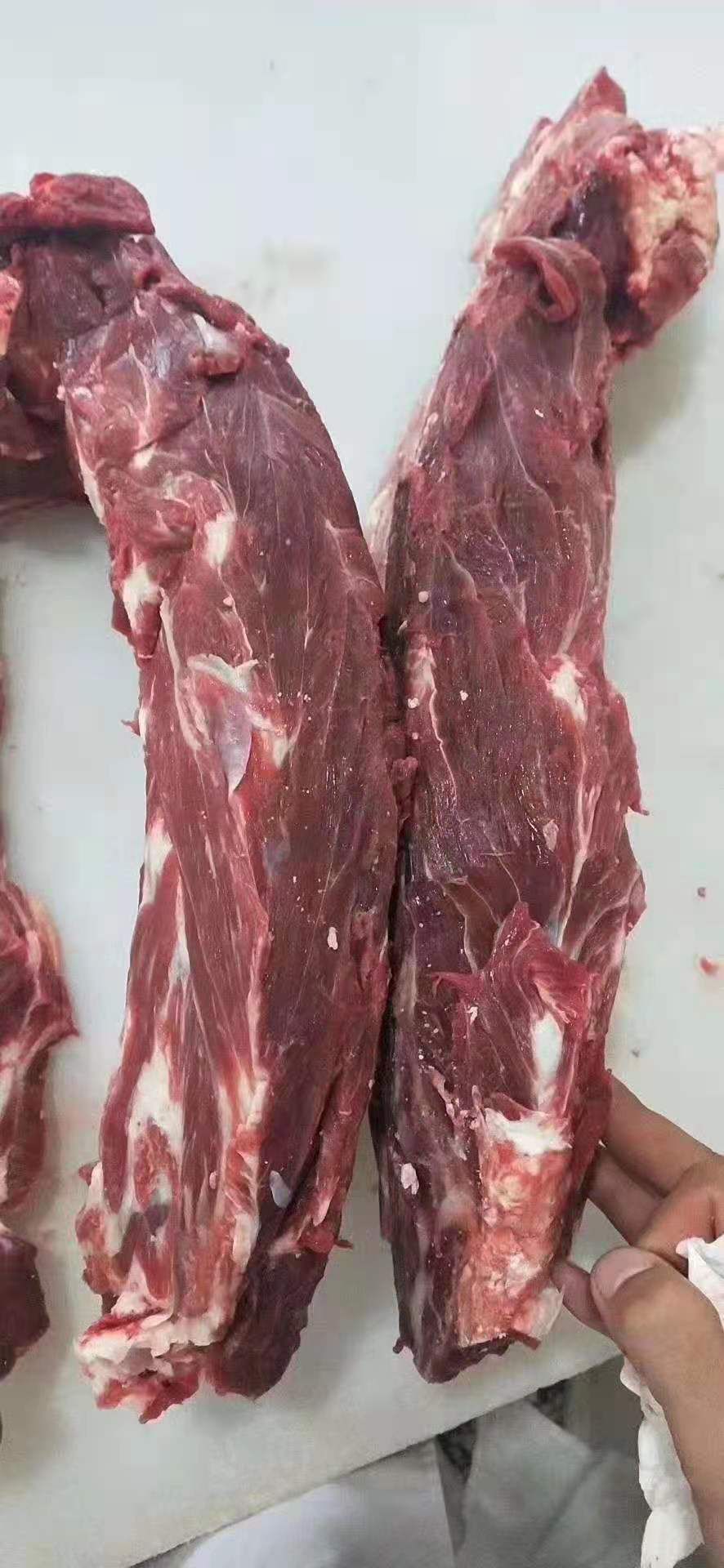 牛脖骨切块，厂家直销，一手货源，欢迎选购。